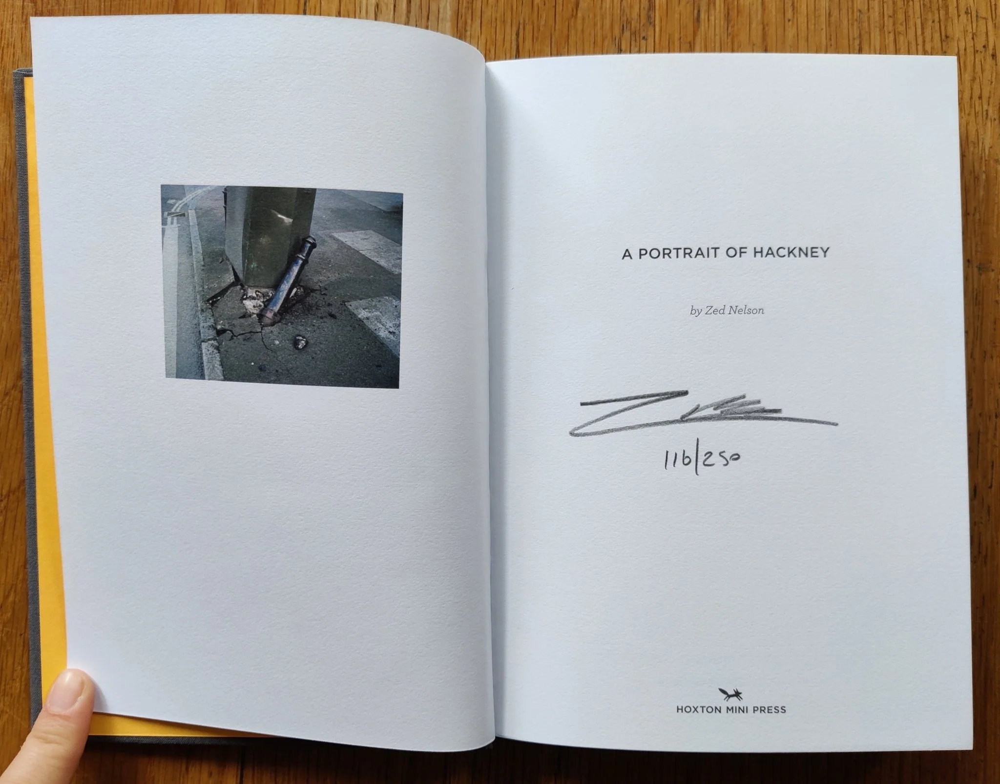 A Portrait of Hackney (Collector's Edition) - Image 6