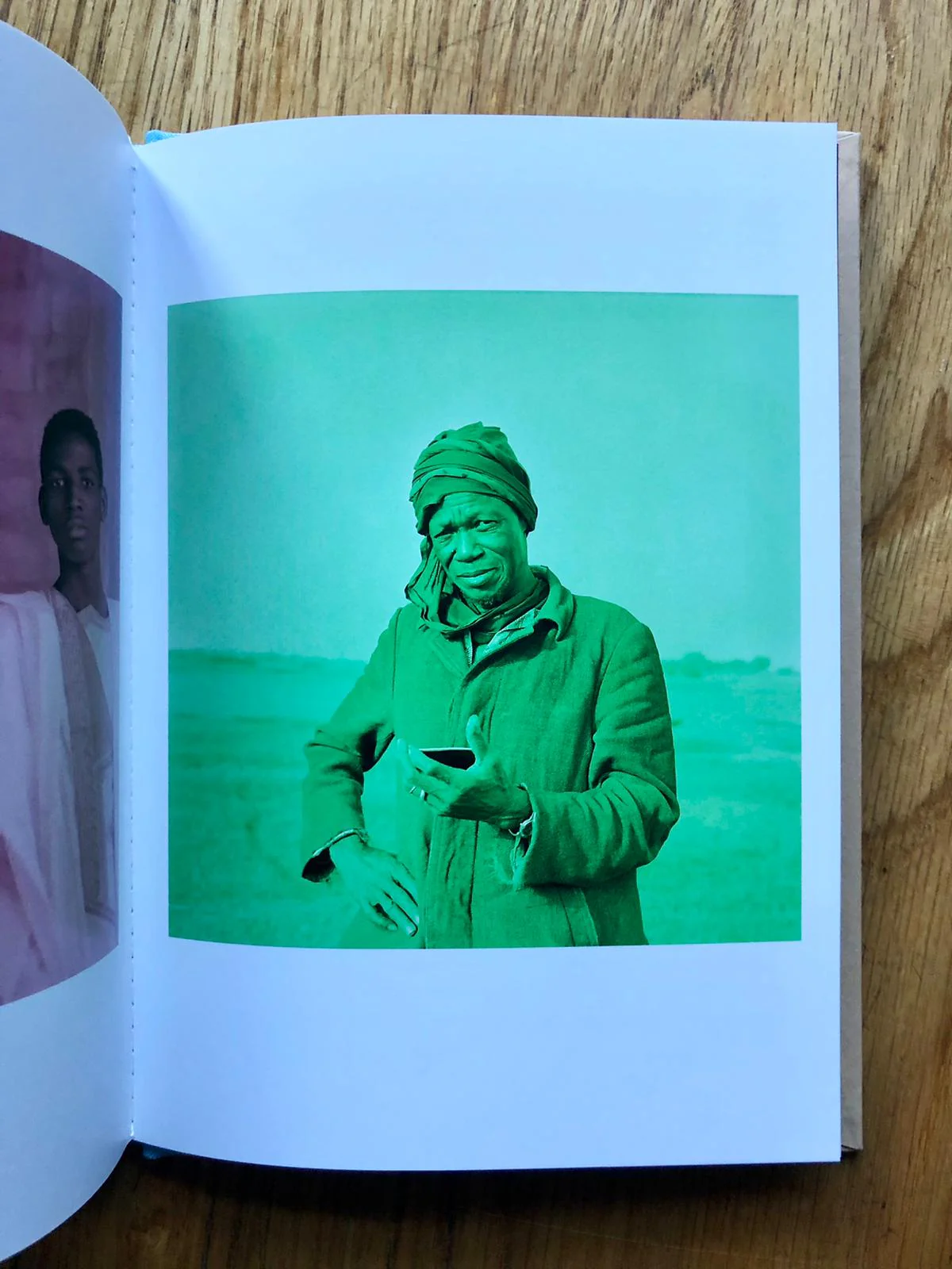 Africa: Gems and Jewels (One Picture Book) - Image 3