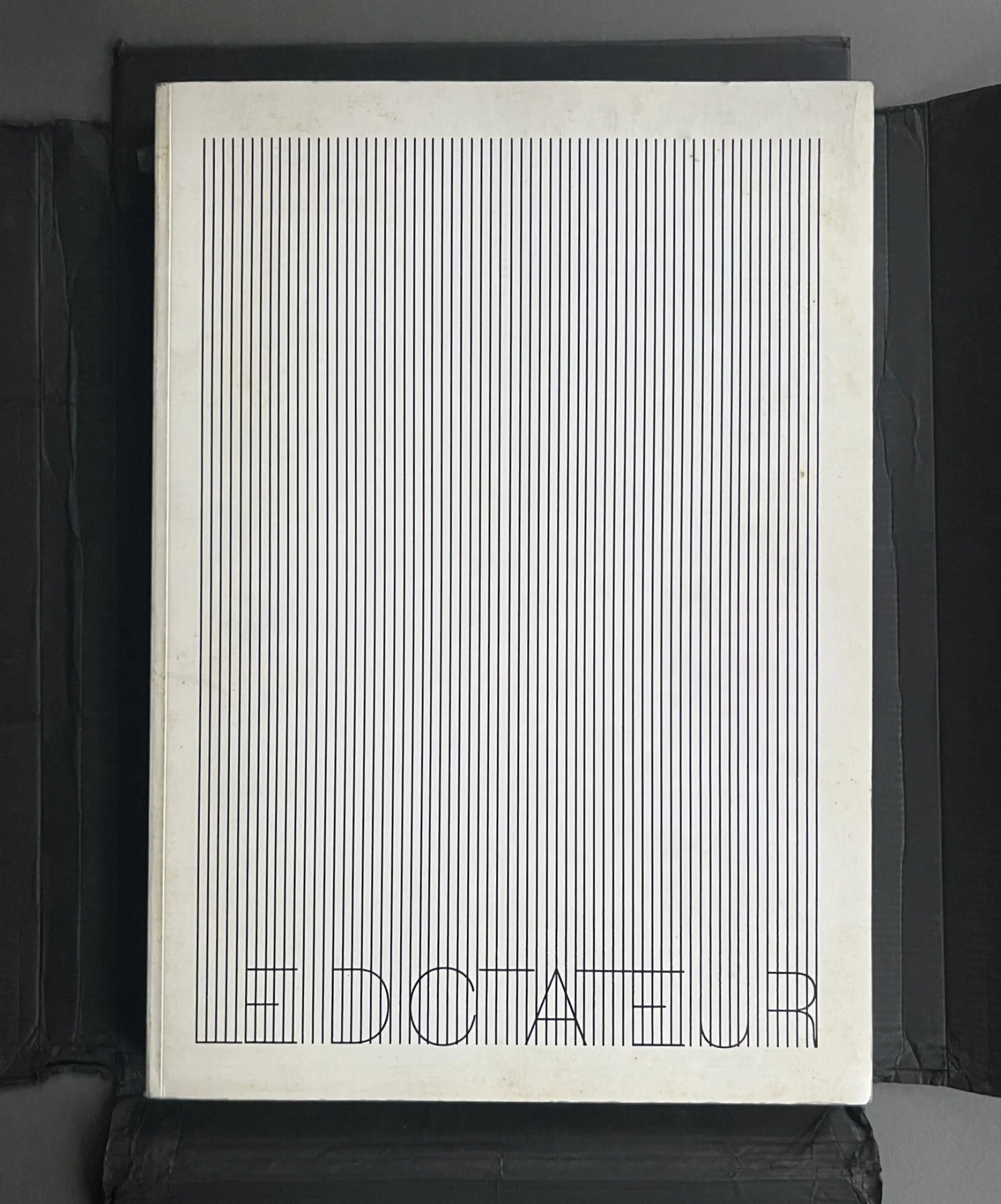 Le Dictateur #1 Artist Book - Image 2
