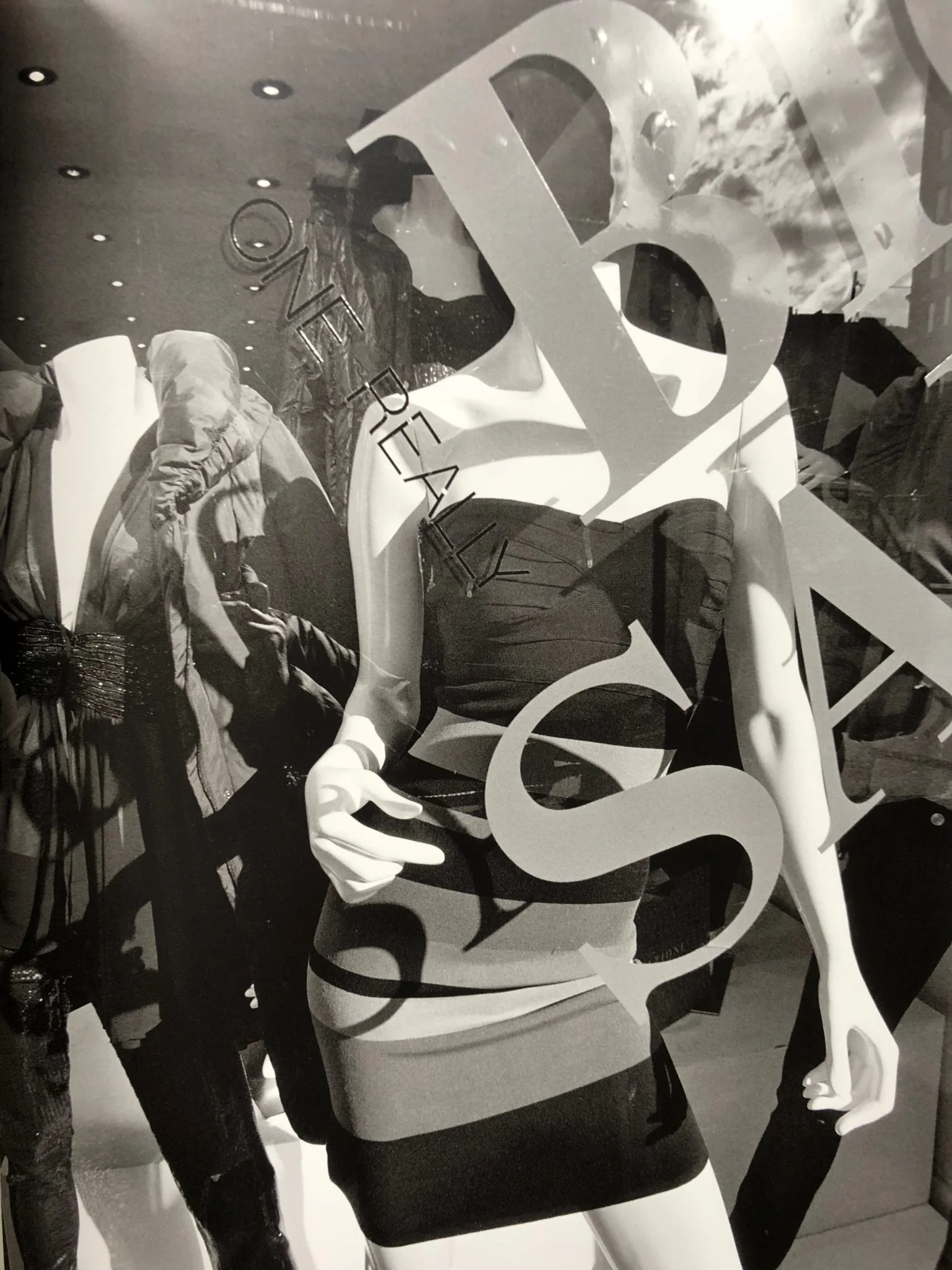 Mannequin - Image 5
