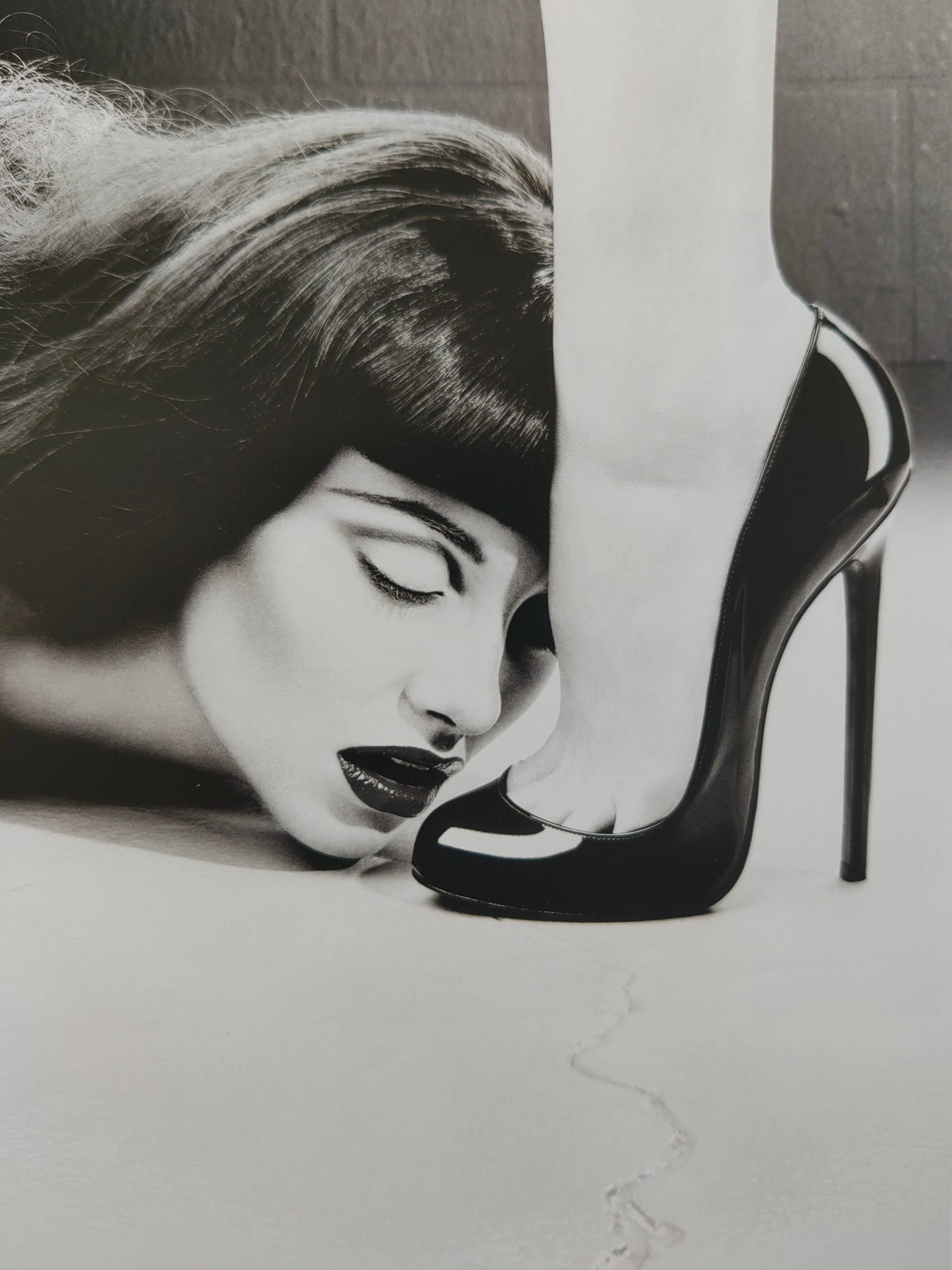 One black & white and nineteen colour photographs - Image 4