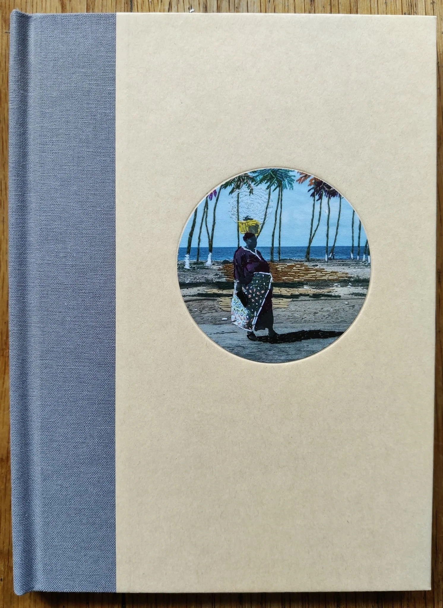 One Picture Book Set: Bent Tree, Ça Va Aller, Black Sun, Peyote - Image 7
