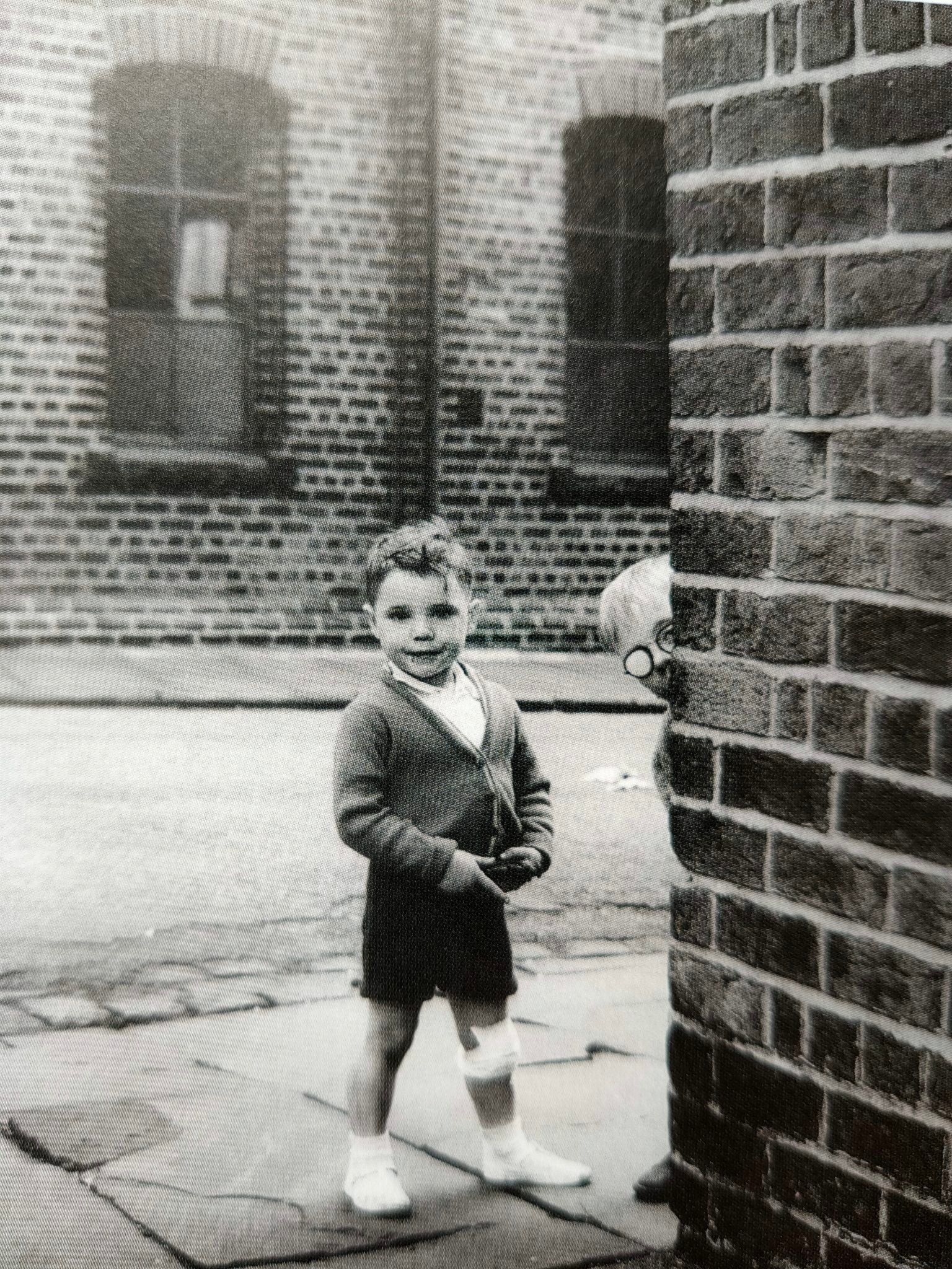 Paradise Street: The Lost Art of Playing Outside (Vintage Britain) - Image 11
