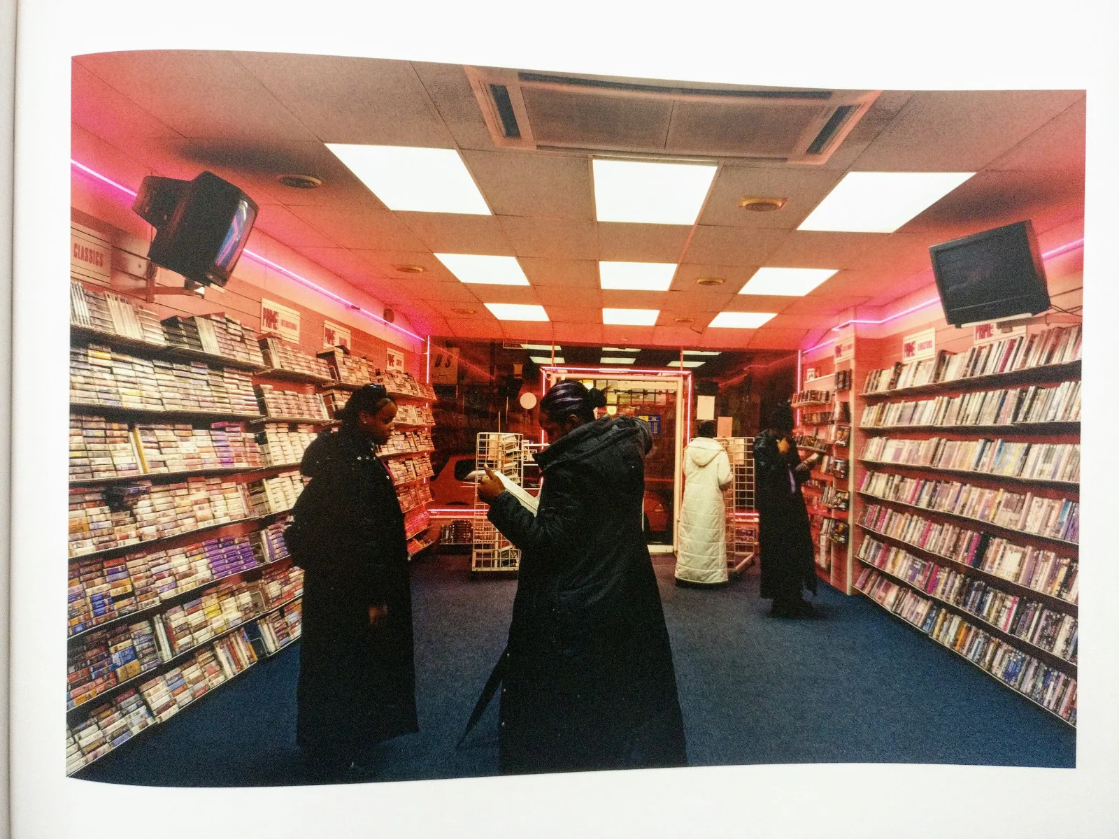 Photographs 1997-2017 - Image 3