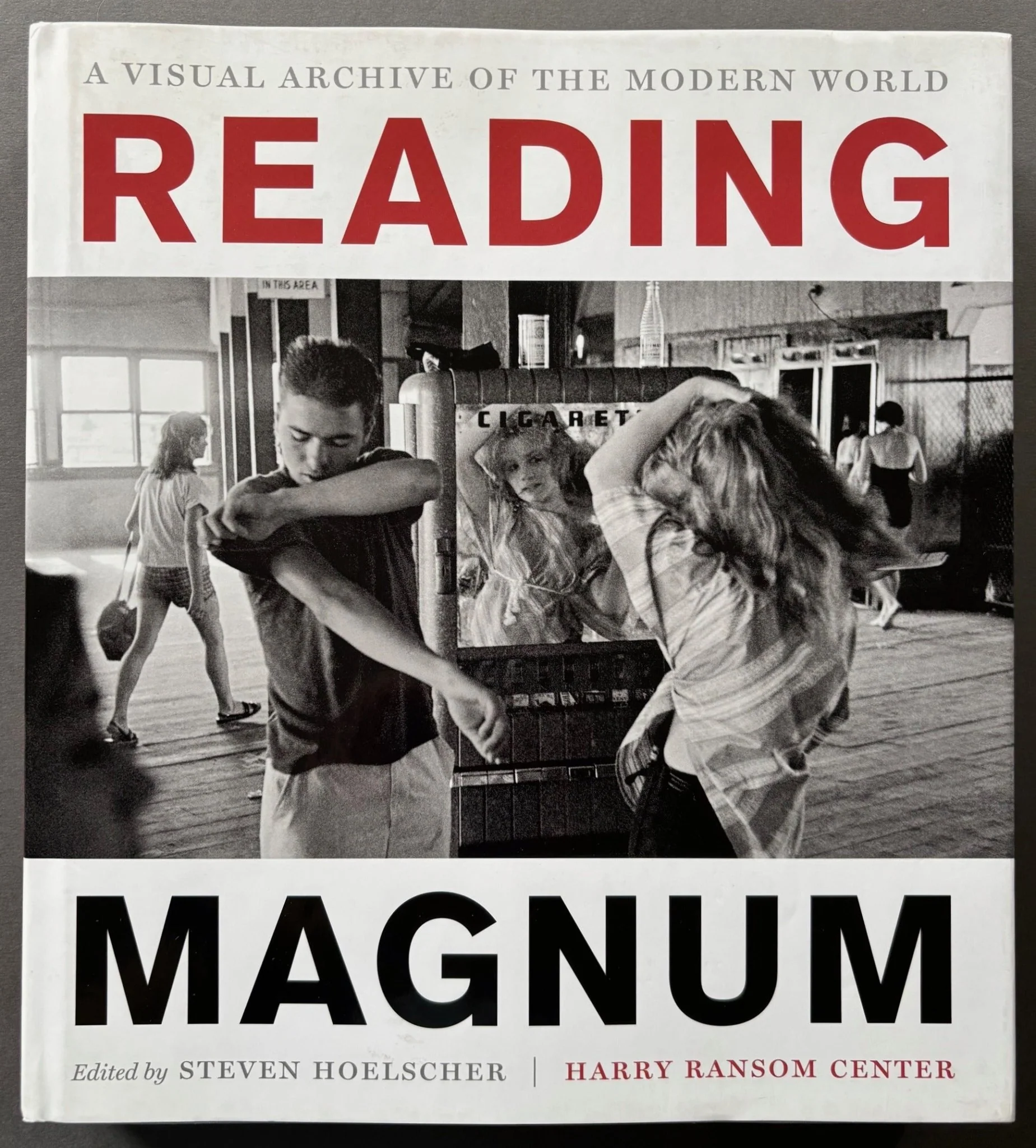 Reading Magnum: A Visual Archive of the Modern World - Image 6
