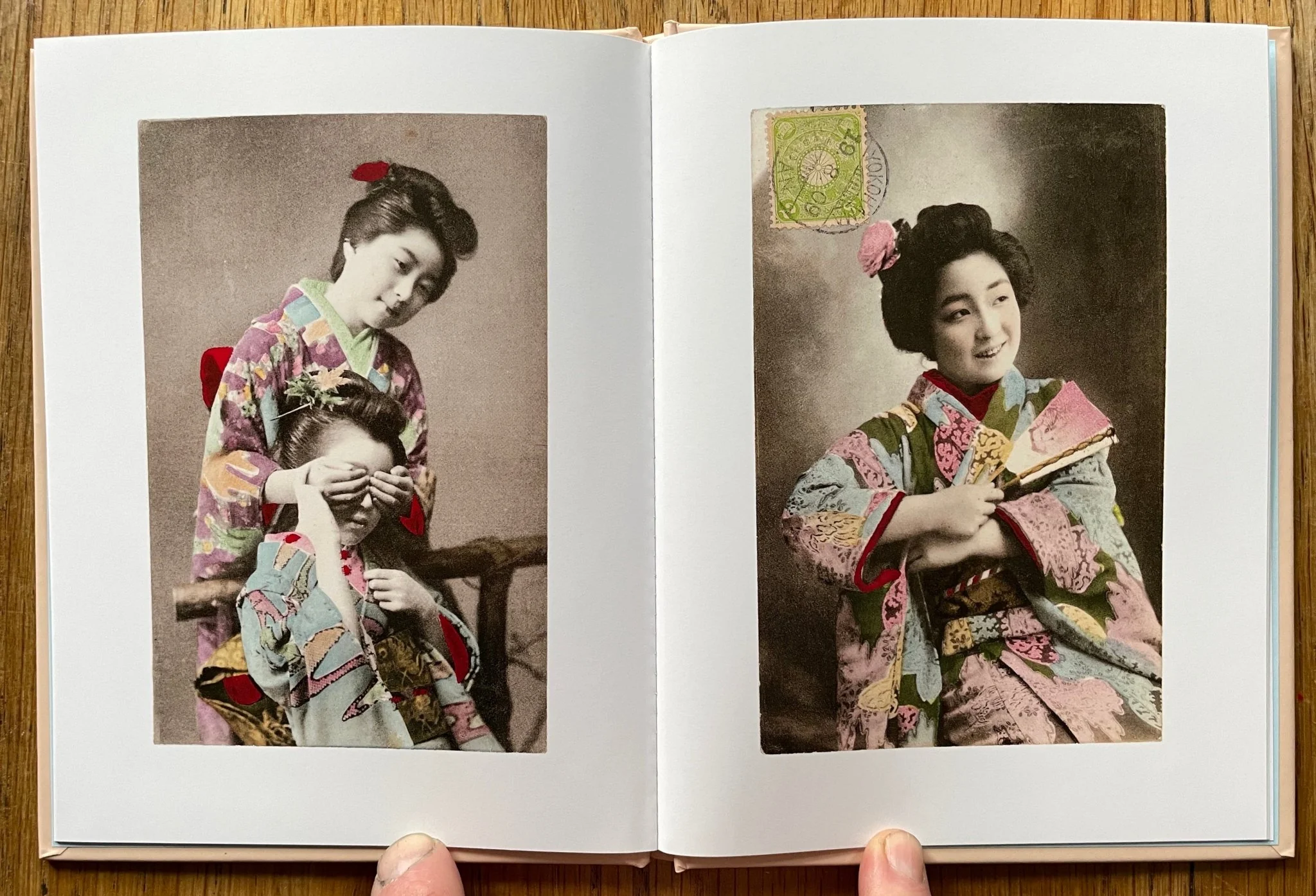 Souvenirs (One Picture Book) - Image 4